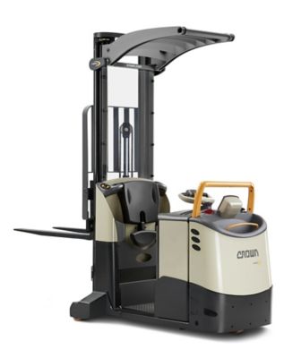 MPC 3000 — Order Picker with Mast