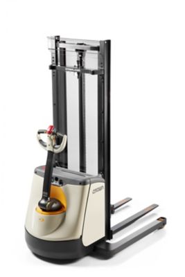 M 3200 — Walkie Straddle Stacker